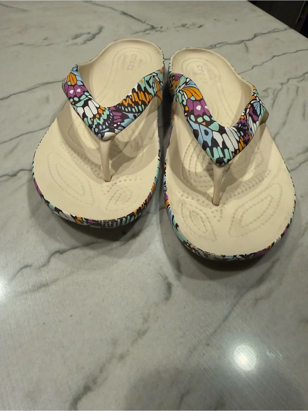 CROCS 🌈✨ vibrant